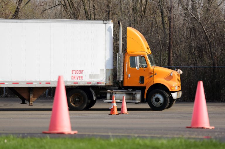 FMCSA seeking info on CDL programs